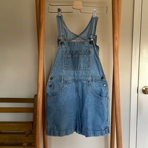 SOLD ON DEPOP ✨ vintage express short overalls